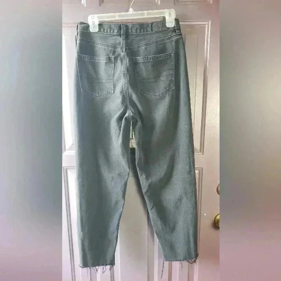 American Eagle mom jeans womens size 4 short faded black destressed - Picture 2 of 4